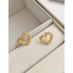 Hollow Out Heart Decor Stud Earrings Eclectic Women's Daily Wear Earrings